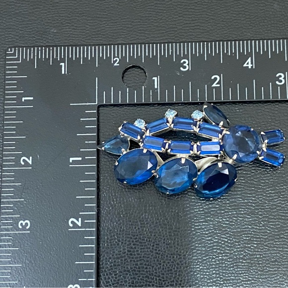 Vintage Unsigned Juliana? Cobalt Blue Silver-tone Brooch 20.5g - Picture 3 of 14